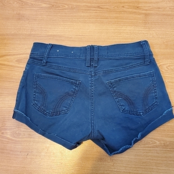𝅺HOLLISTER denim jean shorts sz. 0 - Picture 2 of 4